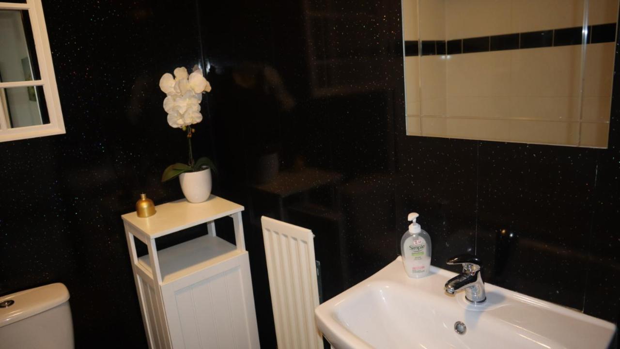 Urban Escape Glasgow Green Free Parking 20Min Walk To City Center Exterior photo